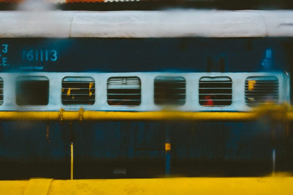 Gerbong Kereta Khusus Perokok